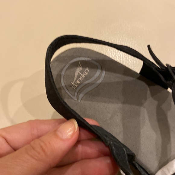 Dansko black leather sandals, adjustable straps, good arch support, size 39 EUC - Picture 4 of 6